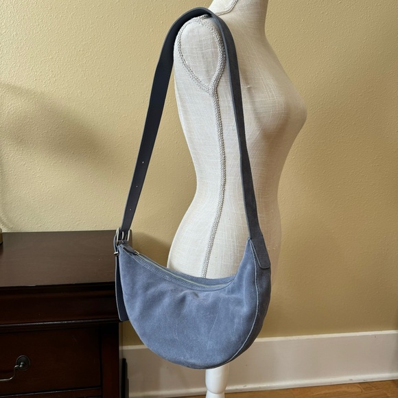Madewell The Essential Sling Crossbody Bag - Picture 2 of 5